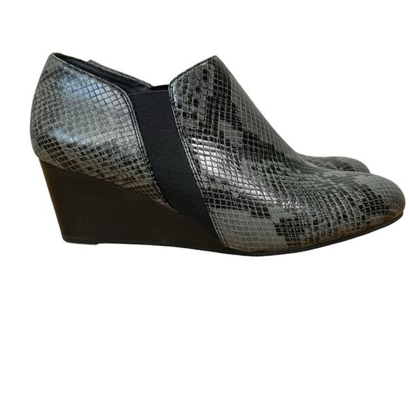 Vionic Orthotic Tanton Leather Snake Print Wedge Slip On Booties Size 9 - Picture 4 of 8